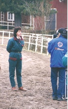 Tarja Sopen-Luoma New Forest-ponirodun TV-ohjelman kuvauksissa 23.4.1999 (kuva: Marjo Johansson)